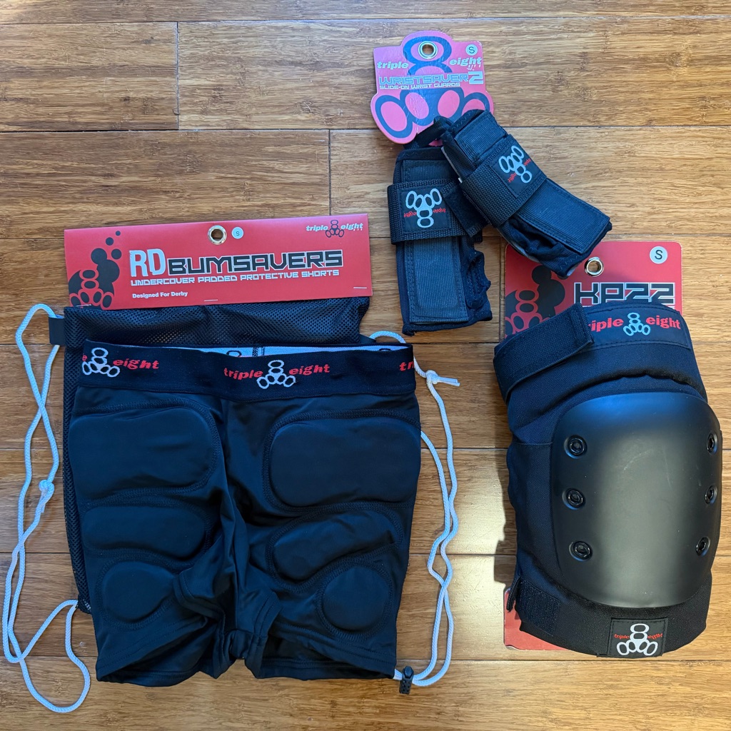 Triple8 Knee Pads Wrist Guards Bumsavers